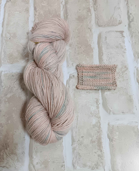 【ウール中細】ストロベリーミルク　 100g（meranger yarn）