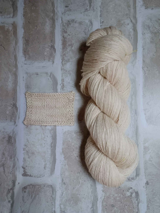 【コットン混】白桃　100g（meranger yarn）