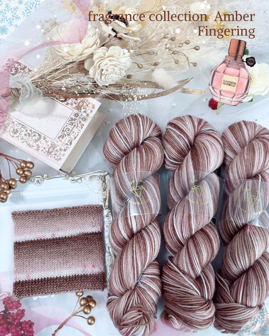 【ウール中細】フレグランスコレクション　アンバー　60g（糸の宝石箱）