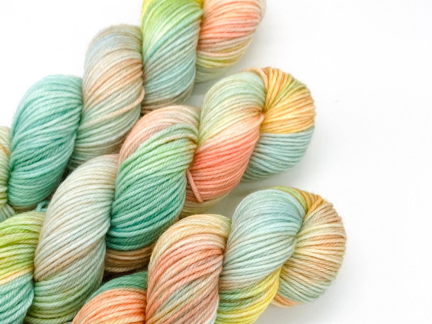 【DK】prismシリーズ 02 spring 60g（コマテラyarn）