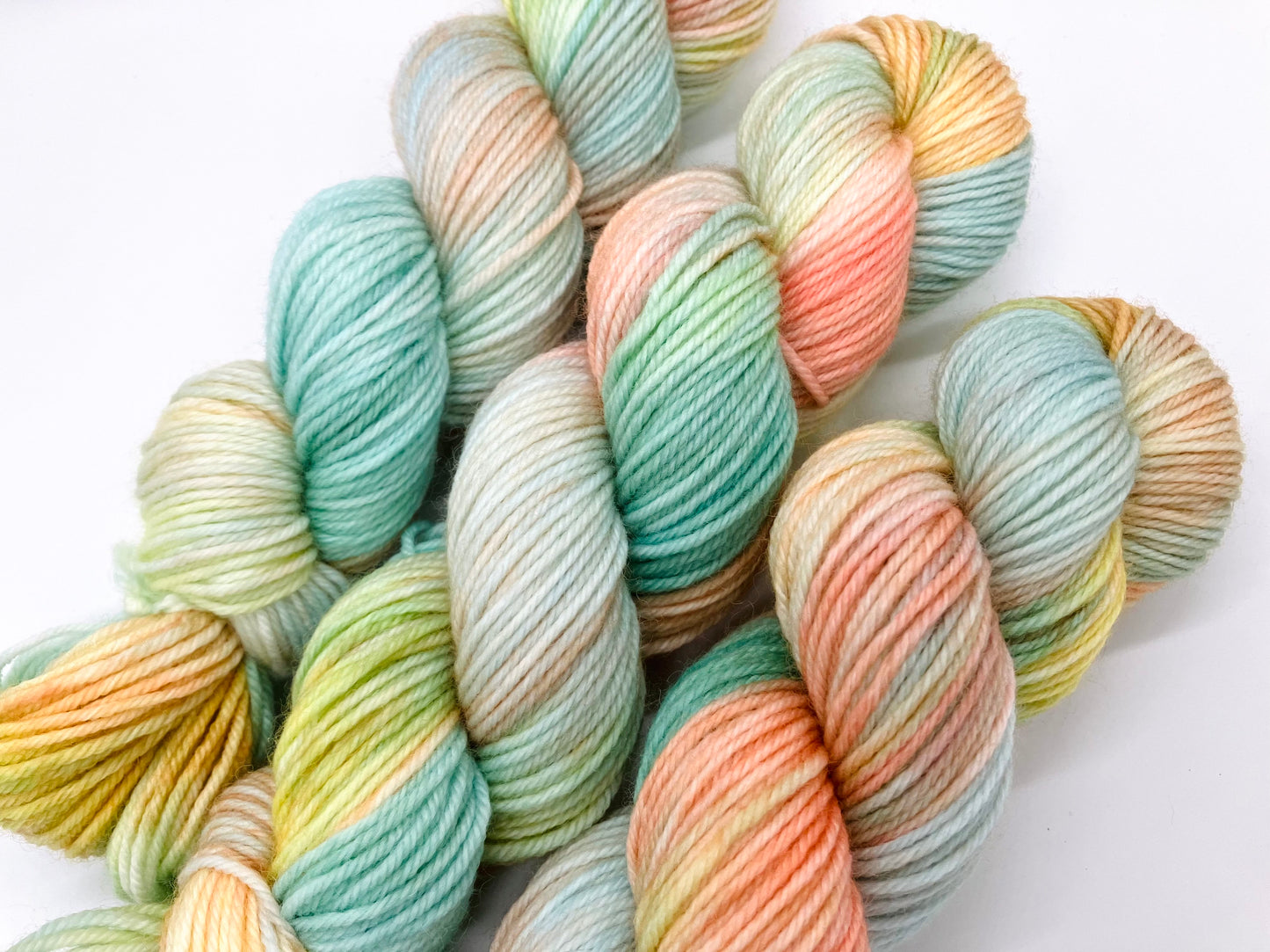 【DK】prismシリーズ 02 spring 60g（コマテラyarn）