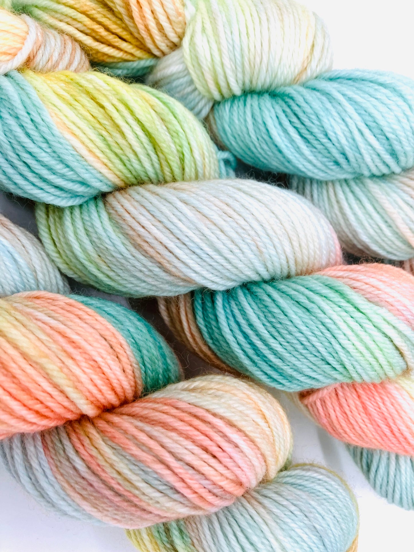 【DK】prismシリーズ 02 spring 60g（コマテラyarn）